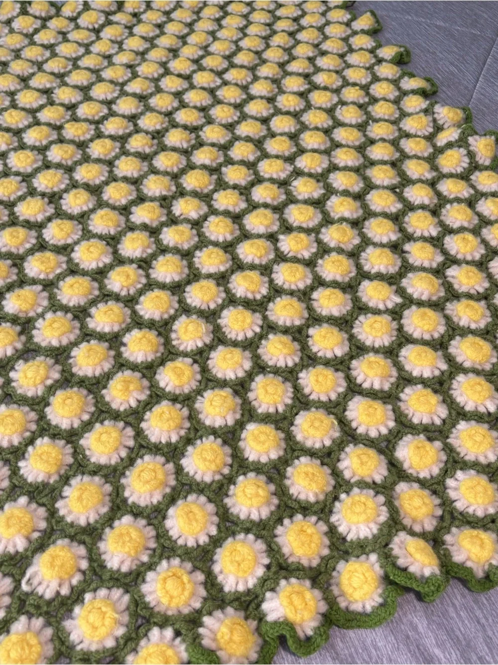 36x48 Yellow White&Green 70’s Knit Crochet Throw Afghan Flower 3D Daisy Reverse